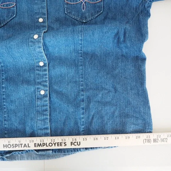 Vintage Women's Wrangler Blues Denim Shirt Pearl Snap Button Up Western - Large* - Picture 10 of 13